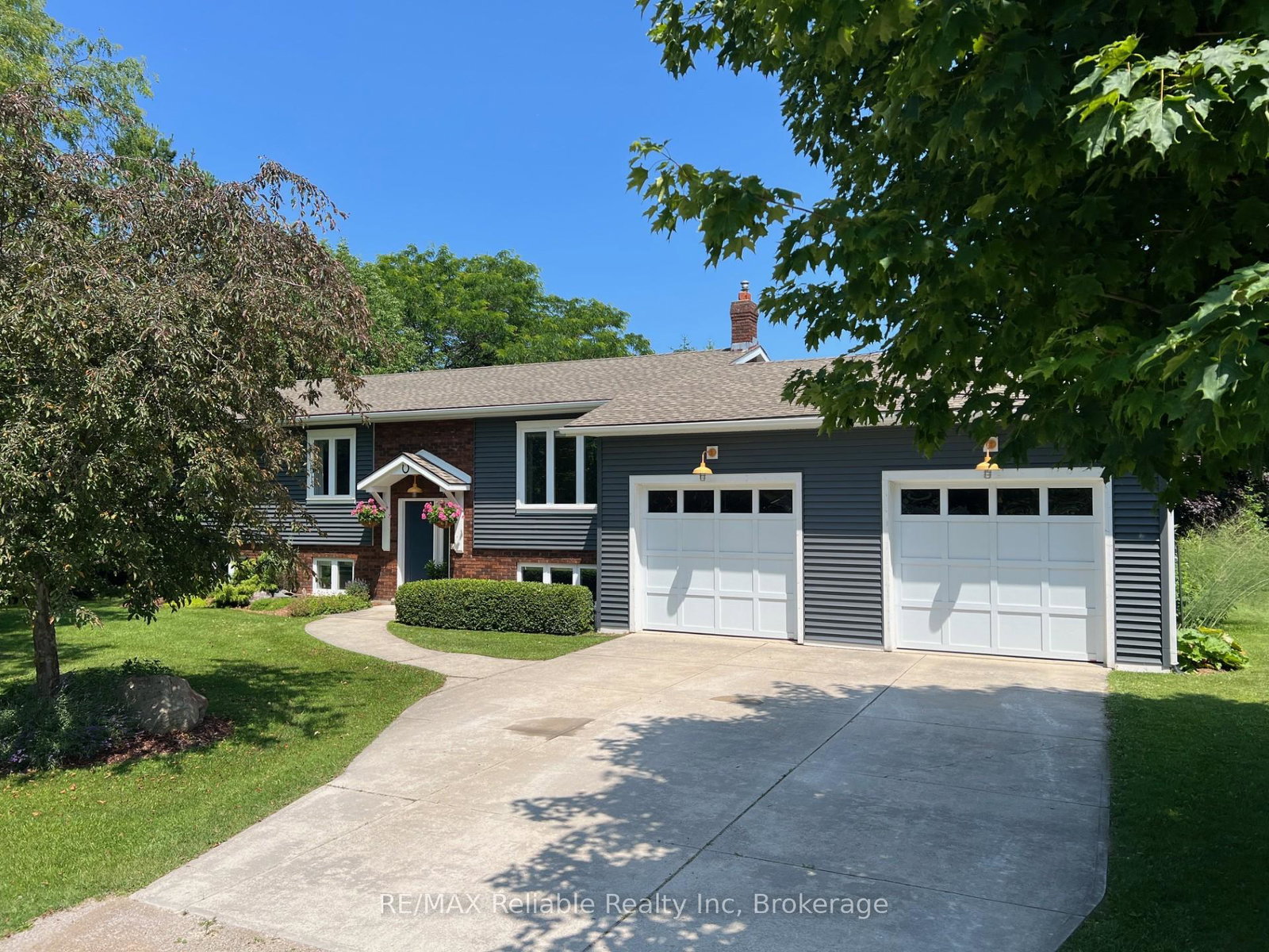 33774-maple-court-bluewater-ontario-x12277822