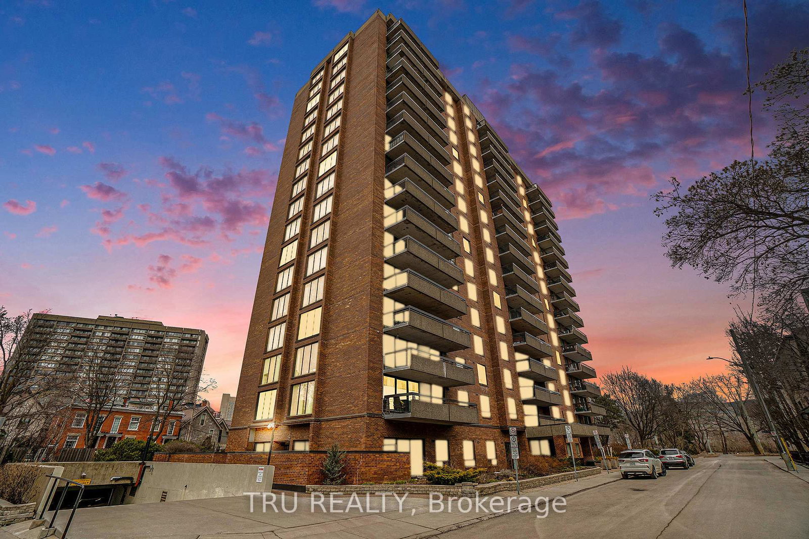 20-the-driveway-drive-ottawa-ontario-x12277855