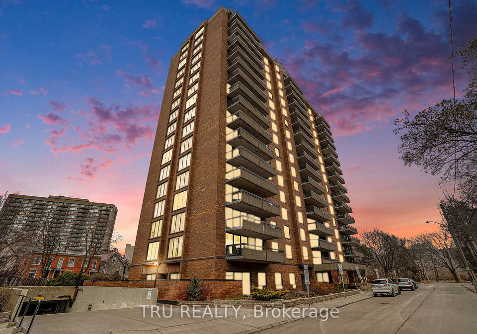 20-the-driveway-drive-ottawa-ontario-x12277855