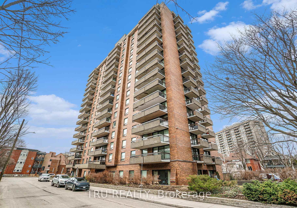 20-the-driveway-drive-ottawa-ontario-x12277855