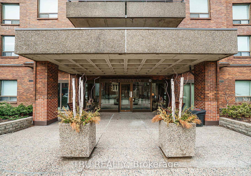 20-the-driveway-drive-ottawa-ontario-x12277855