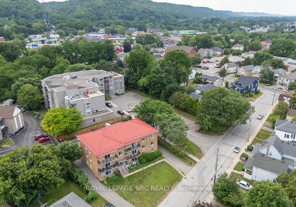 14-john-street-grimsby-ontario-x12278306