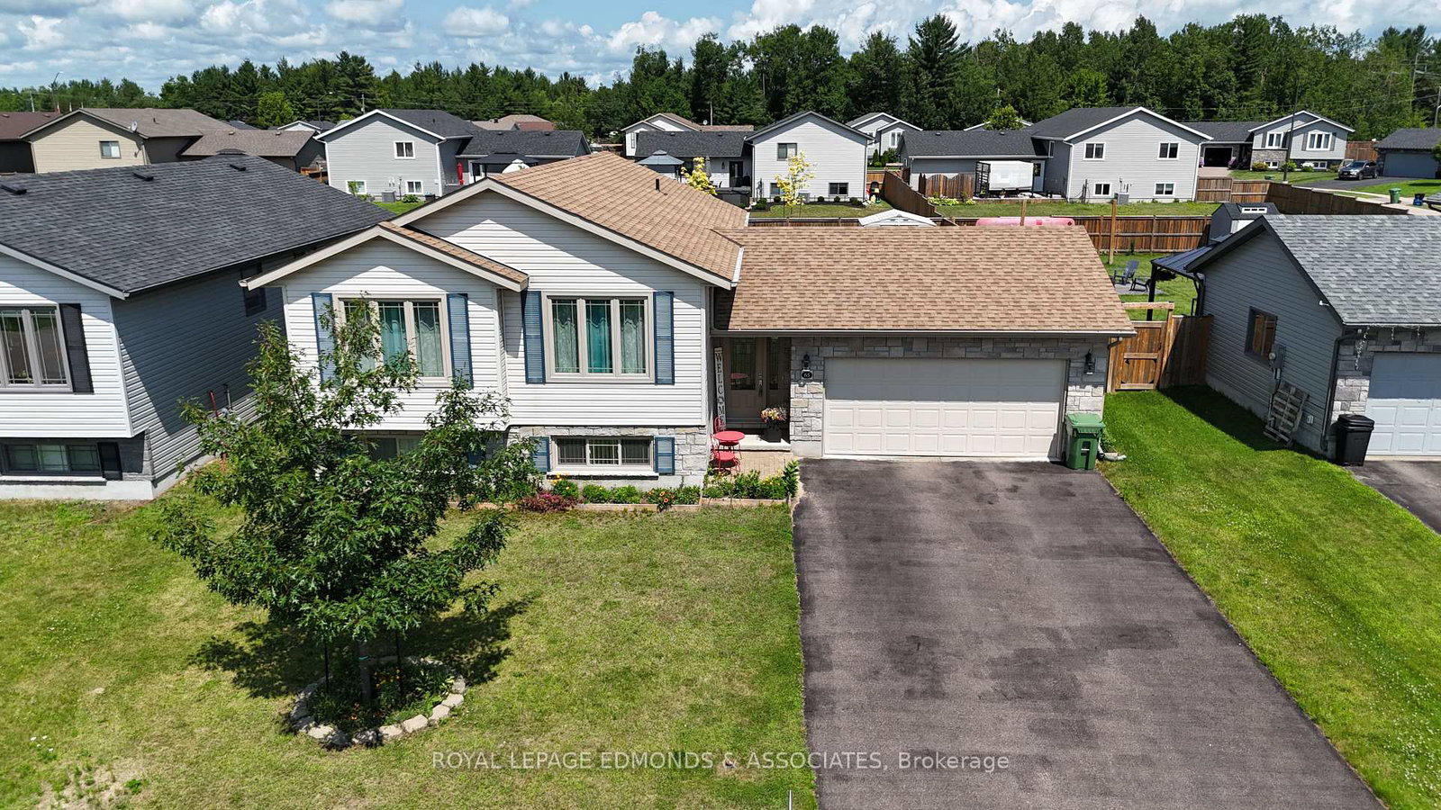 65-highland-park-drive-petawawa-ontario-x12278686