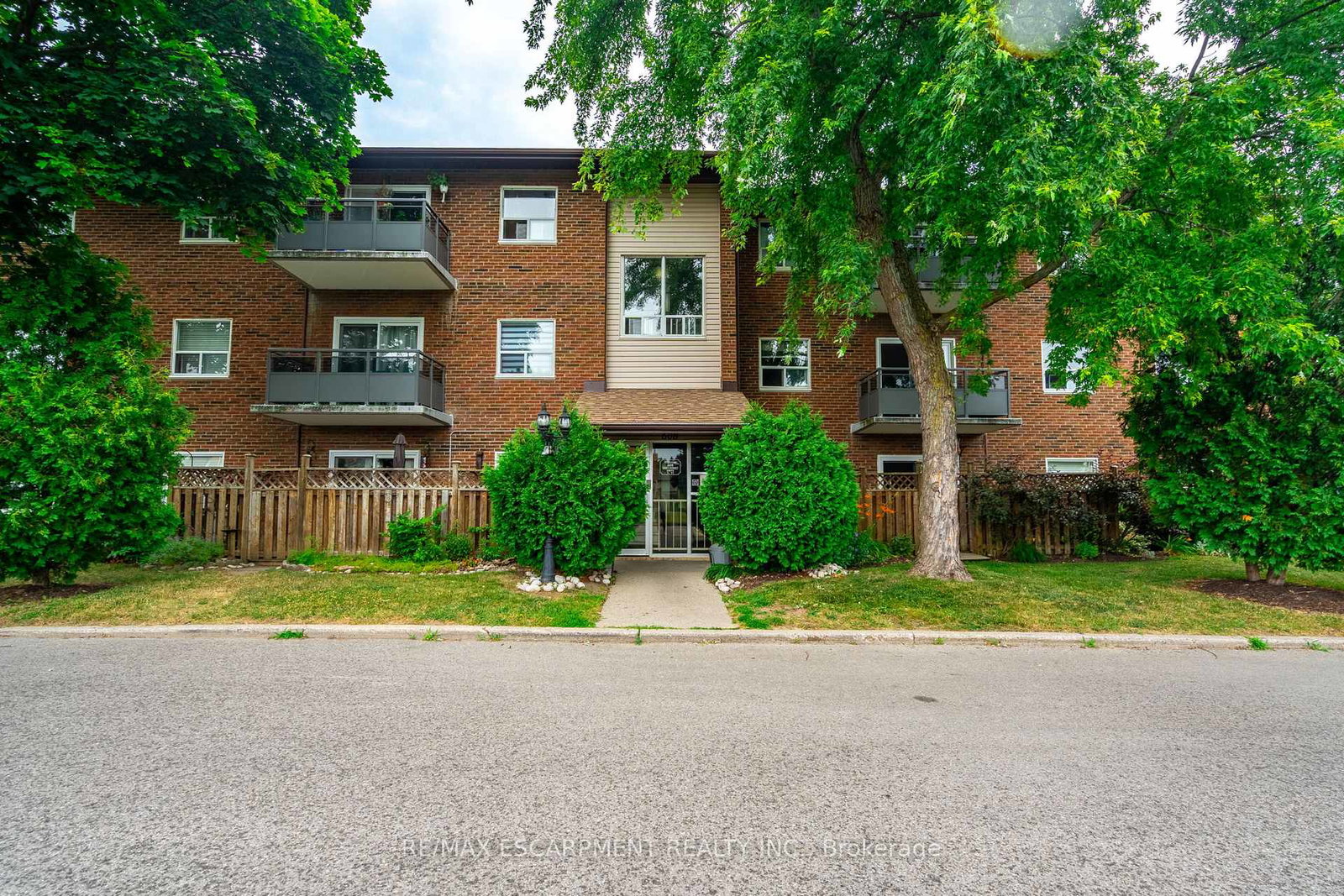 608-grey-street-brant-ontario-x12278991