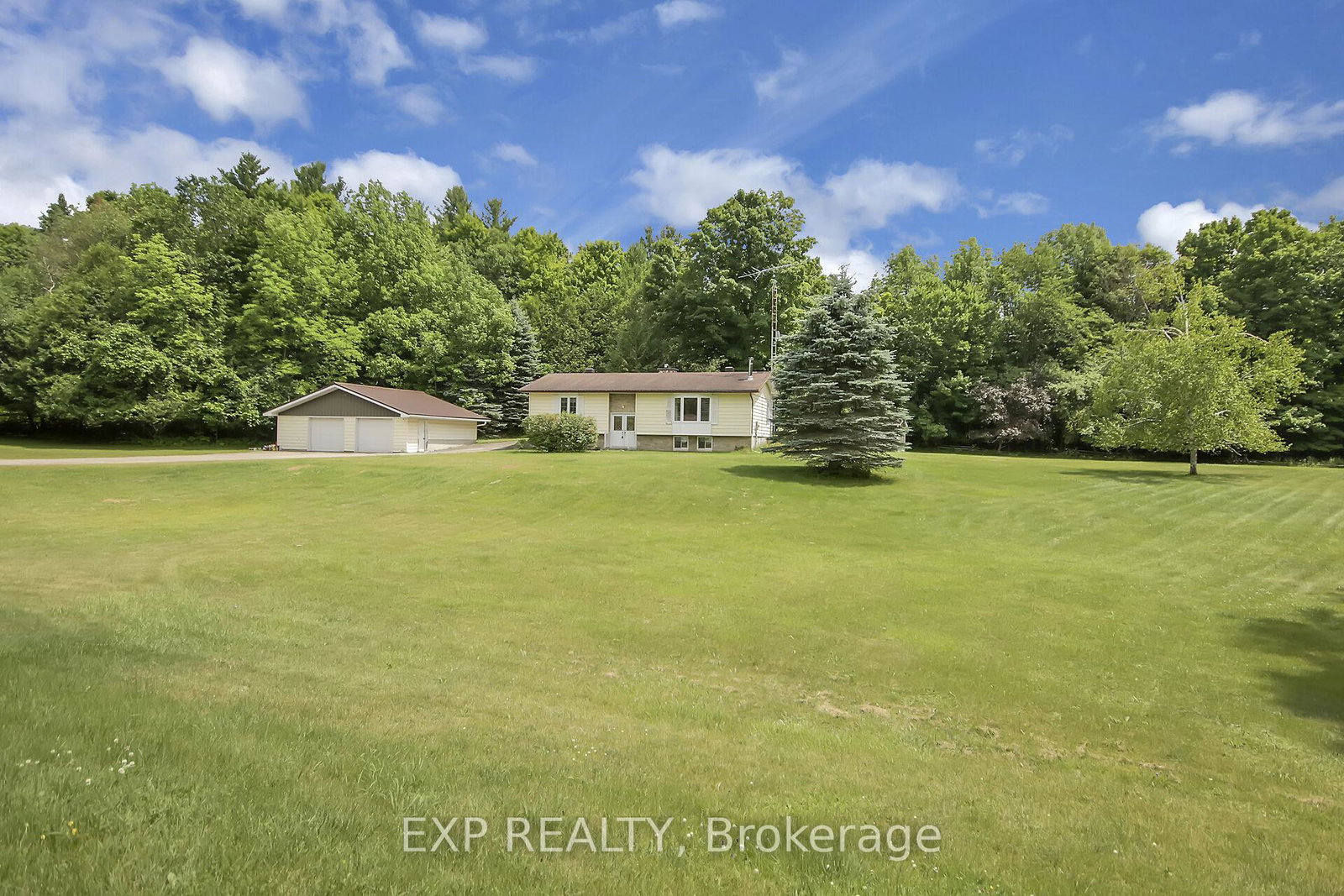 182-robertson-drive-lanark-highlands-ontario-x12279079