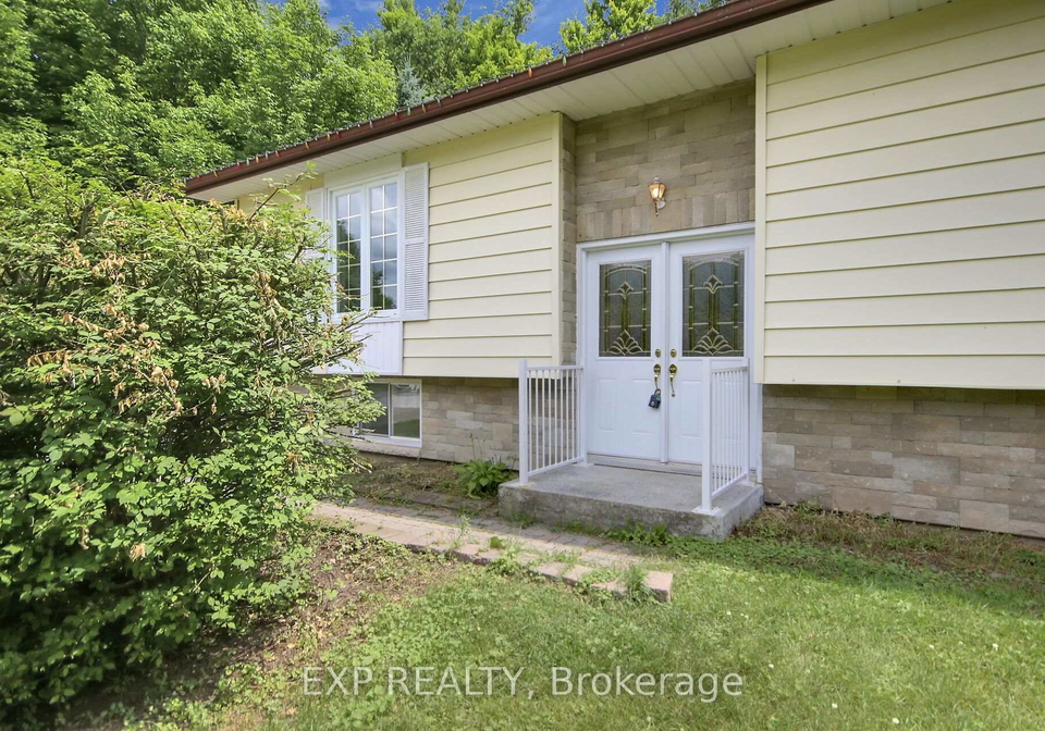182-robertson-drive-lanark-highlands-ontario-x12279079