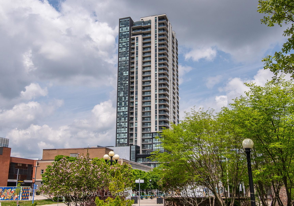 charles-street-w-w-kitchener-ontario-x12279213