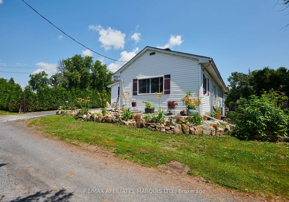 6923-salem-lane-south-glengarry-ontario-x12279302