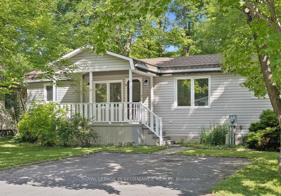 6583-visa-john-private-ottawa-ontario-x12279344