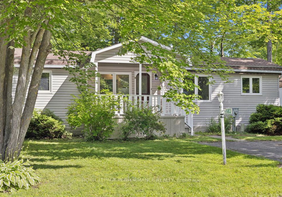 6583-visa-john-private-ottawa-ontario-x12279344