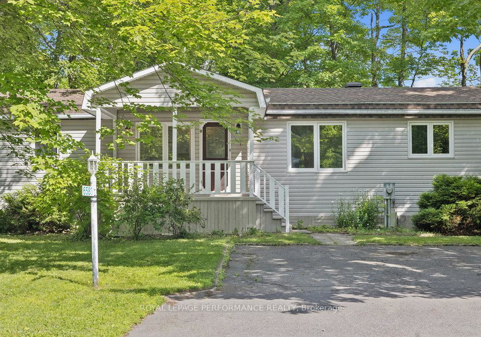 6583-visa-john-private-ottawa-ontario-x12279344