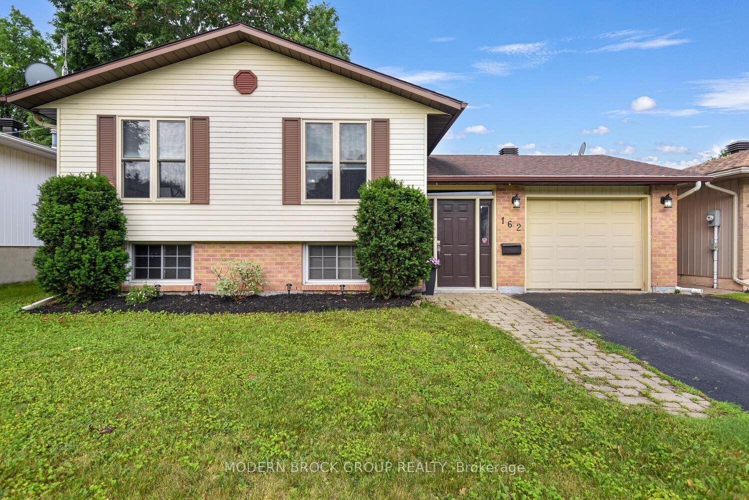 162-dana-street-brockville-ontario-x12279677