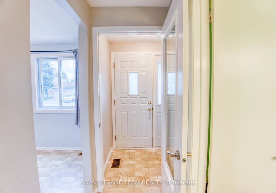 1094-grenoble-crescent-ottawa-ontario-x12279960