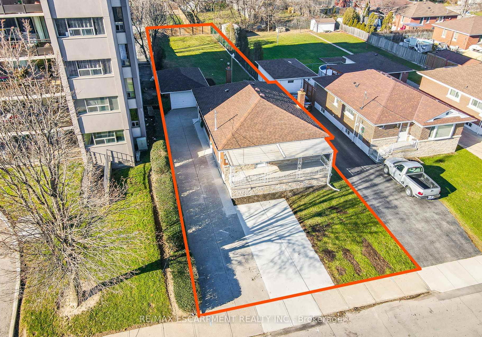 394-east-42nd-street-hamilton-ontario-x12280377