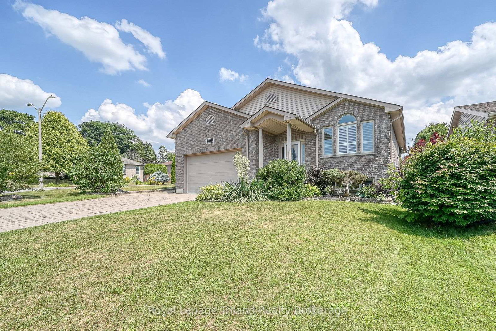 1-cornish-crescent-ingersoll-ontario-x12280535