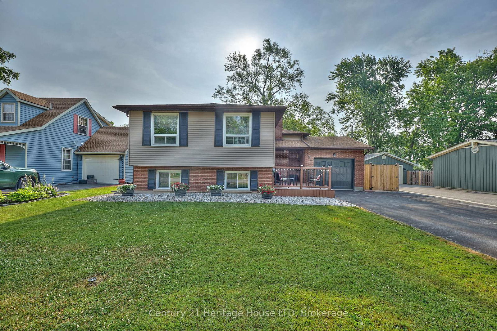 564-lakeside-road-fort-erie-ontario-x12280542