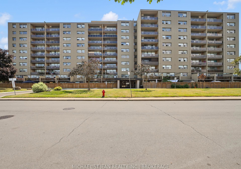 15-nicklaus-drive-hamilton-ontario-x12280557
