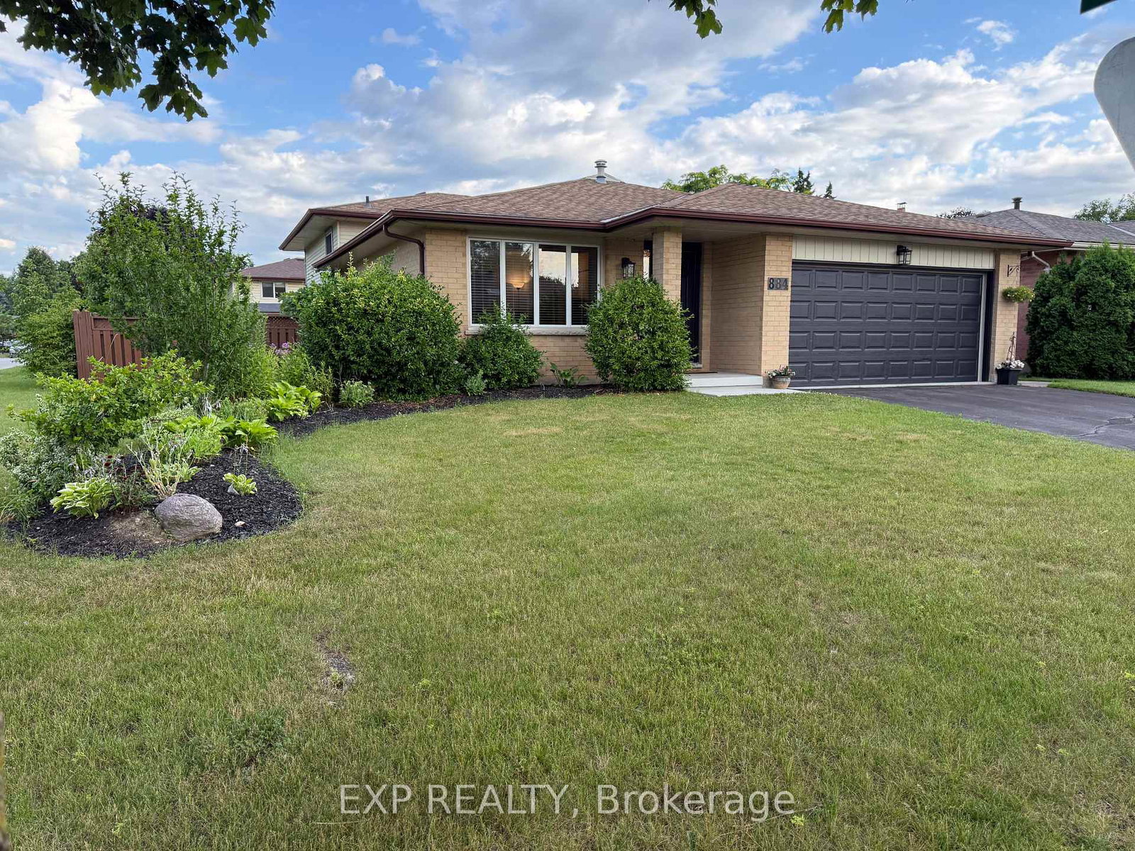 884-classic-drive-london-east-ontario-x12280598