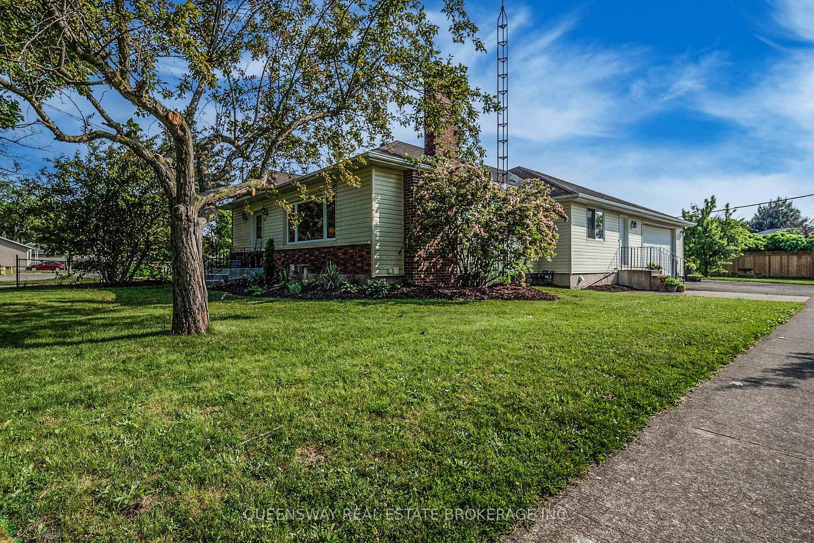 27-woodbine-avenue-st-catharines-ontario-x12280603