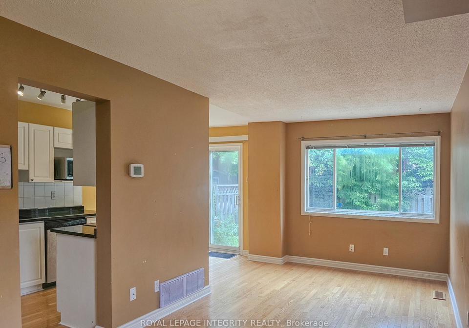 86-thornbury-crescent-ottawa-ontario-x12280607