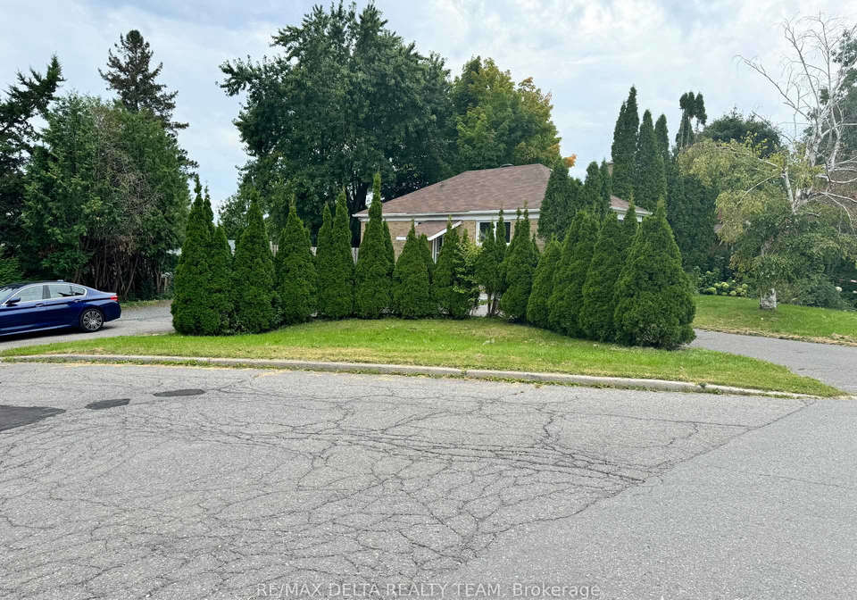 16-seguin-street-s-s-ottawa-ontario-x12281060
