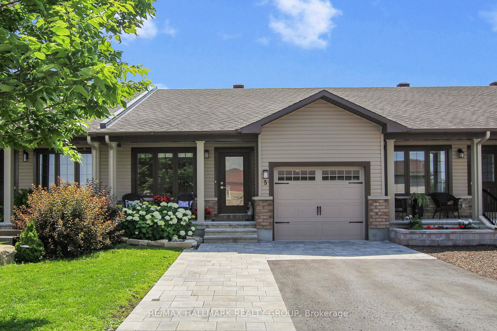 5-horton-street-mississippi-mills-ontario-x12281106