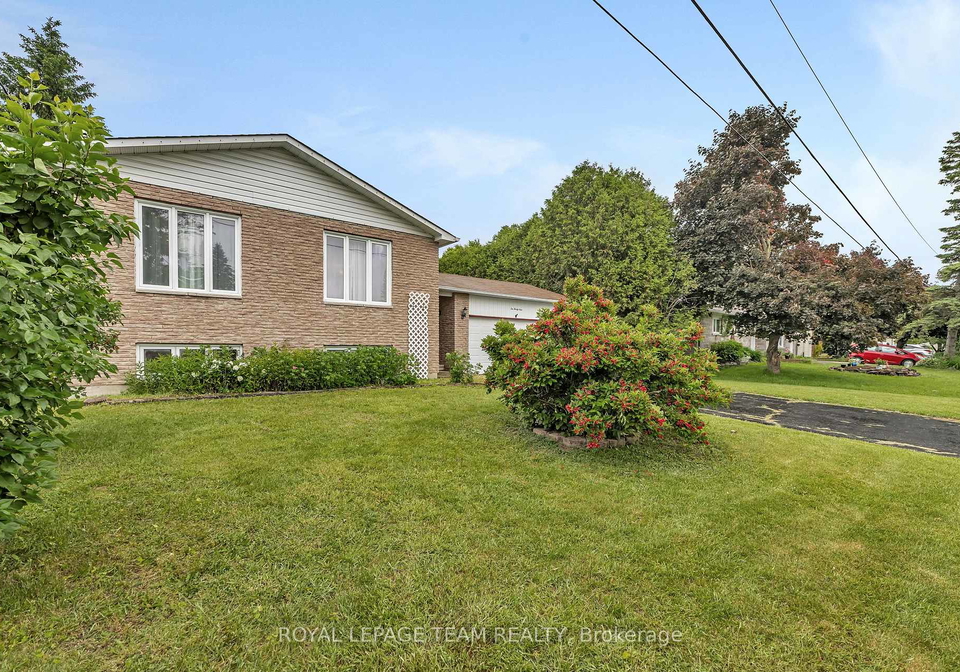 139-dunlop-crescent-russell-ontario-x12281217