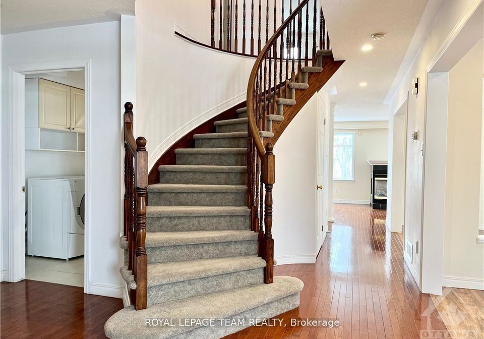 9-dewberry-crescent-ottawa-ontario-x12281228