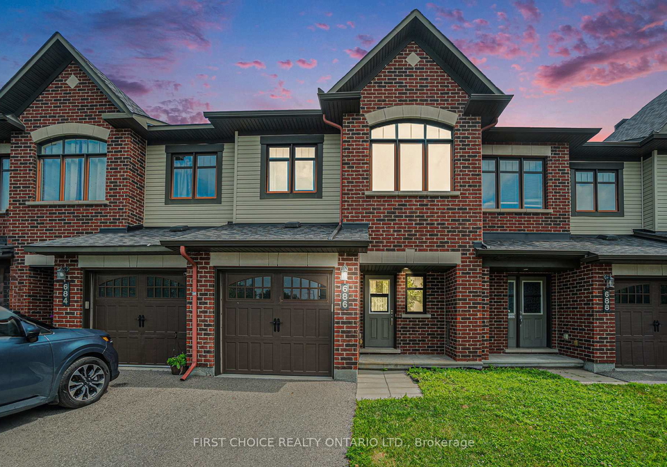 686-trigoria-crescent-ottawa-ontario-x12281509