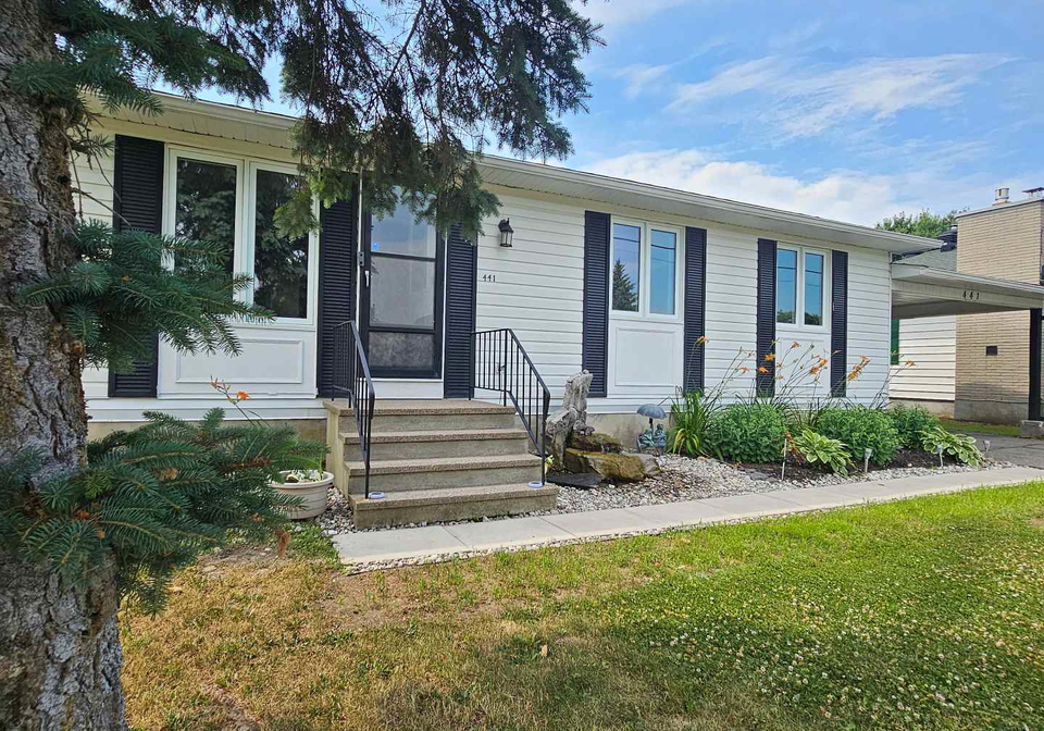 441-queen-street-north-dundas-ontario-x12281645