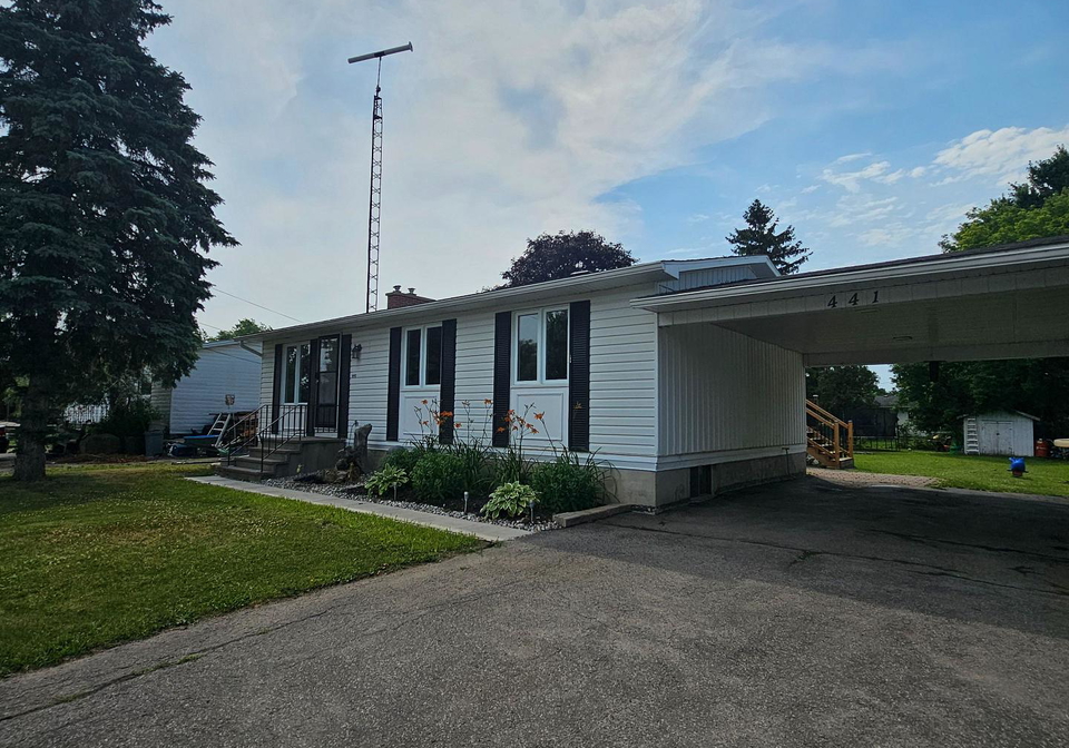 441-queen-street-north-dundas-ontario-x12281645
