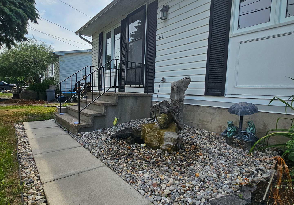 441-queen-street-north-dundas-ontario-x12281645