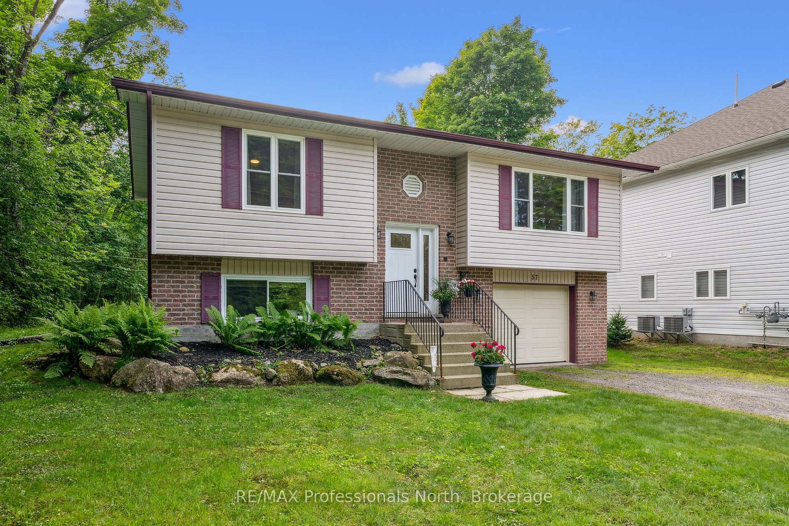 57-young-street-s-s-huntsville-ontario-x12281653