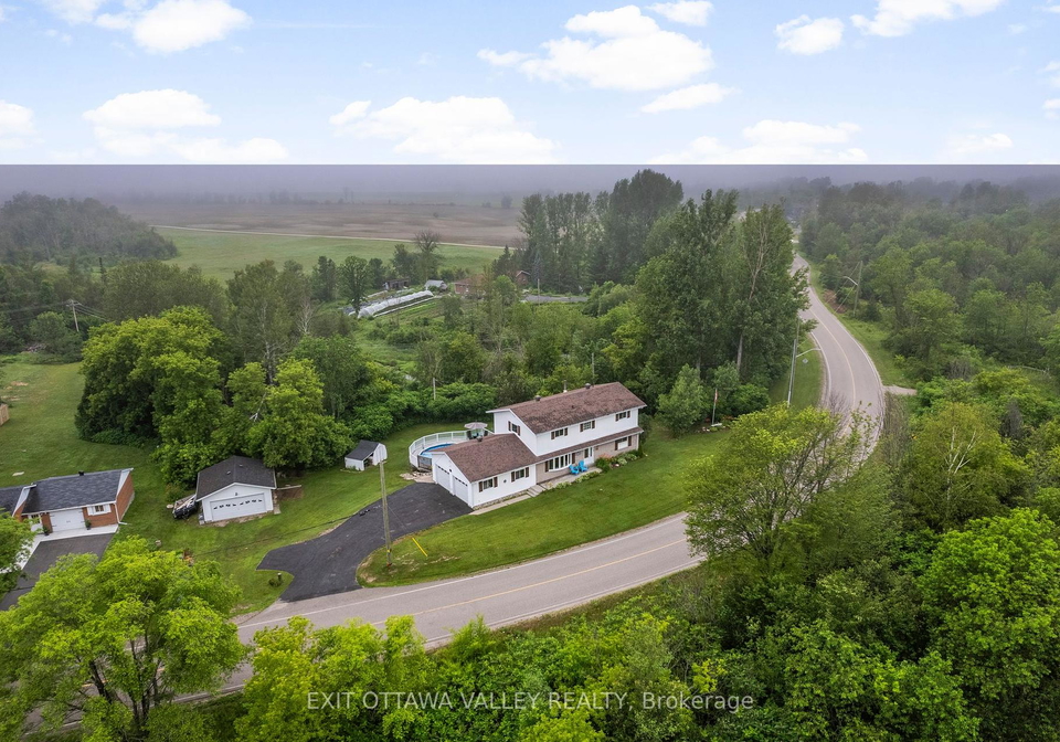13-watchorn-drive-whitewater-region-ontario-x12281685