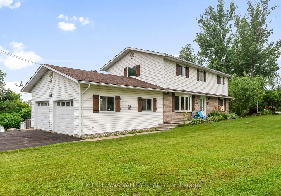 13-watchorn-drive-whitewater-region-ontario-x12281685