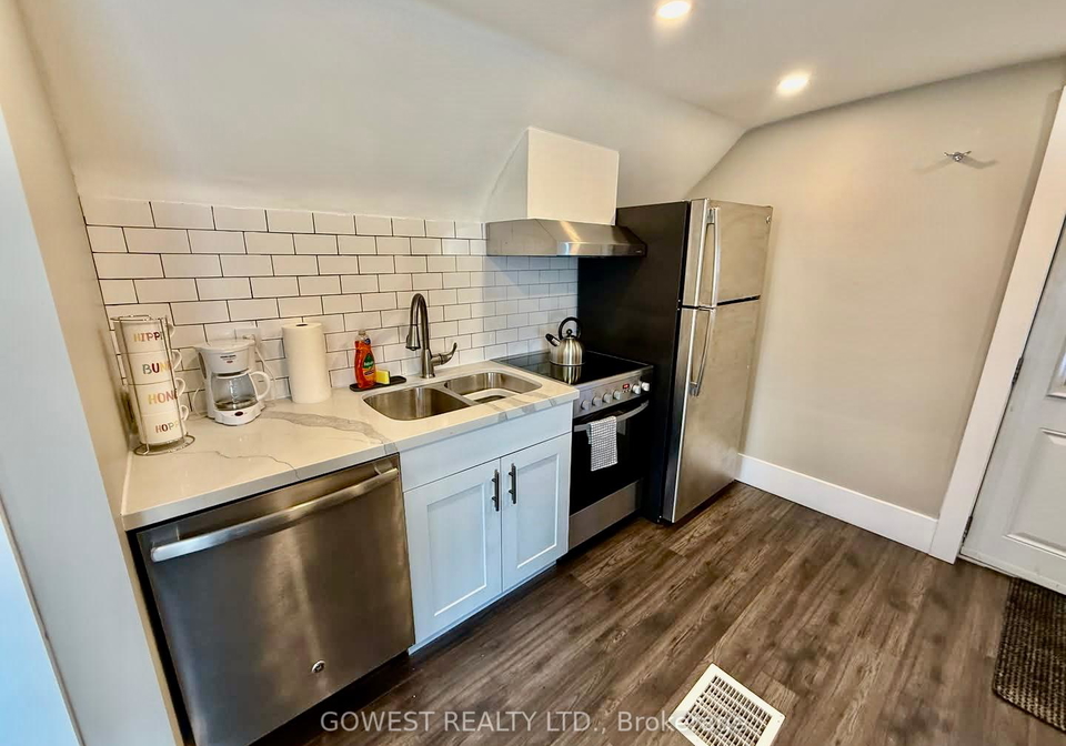 29-cliff-avenue-hamilton-ontario-x12281733