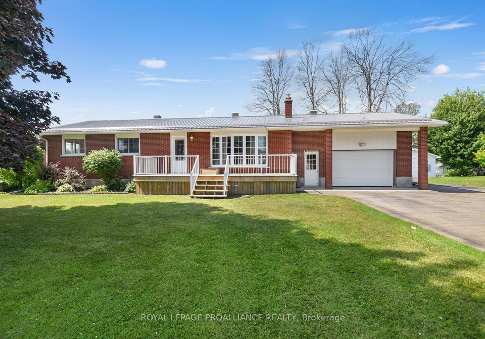 18-elizabeth-street-edwardsburghcardinal-ontario-x12282017