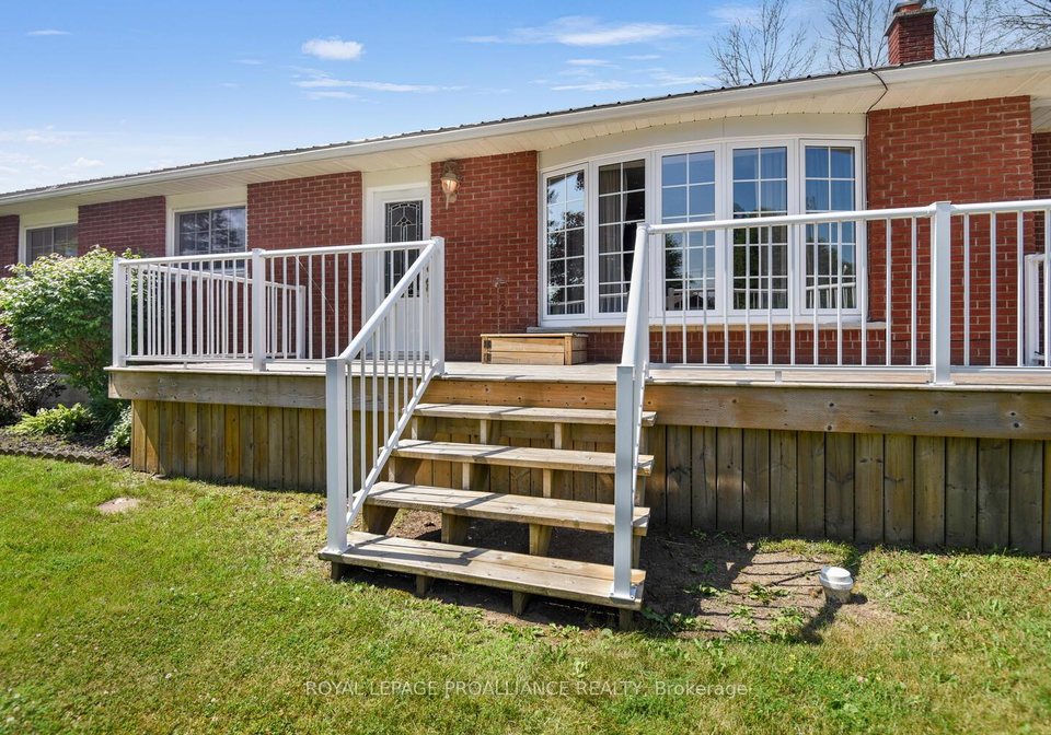 18-elizabeth-street-edwardsburghcardinal-ontario-x12282017