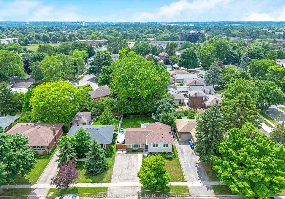 38-algoma-drive-guelph-ontario-x12282353