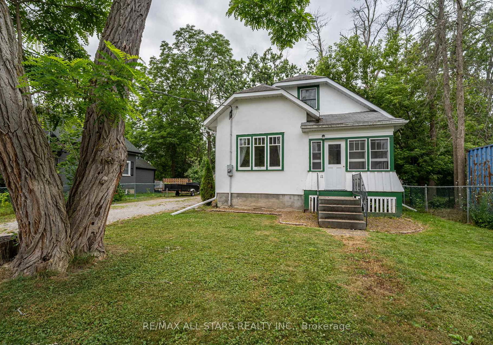 11-queen-street-s-s-kawartha-lakes-ontario-x12282461