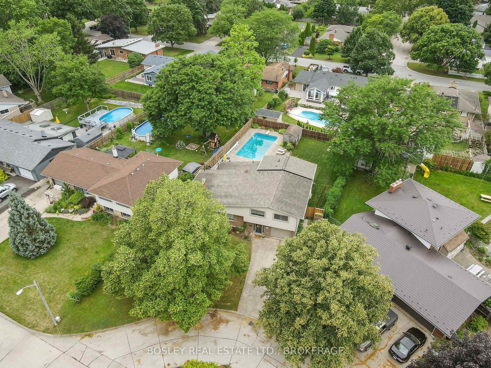 11-erinbrook-crescent-st-catharines-ontario-x12282487