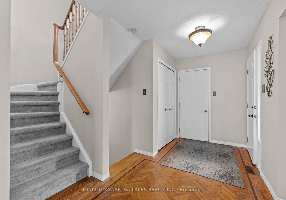 1191-huntington-circle-peterborough-west-ontario-x12282641