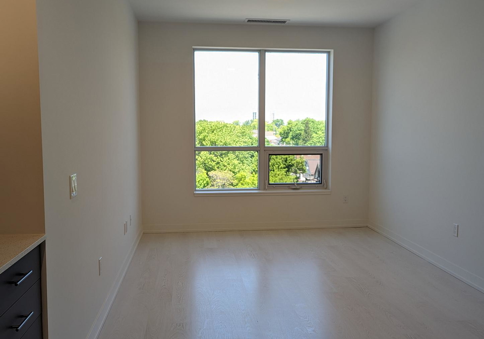 415-main-street-w-w-hamilton-ontario-x12284690