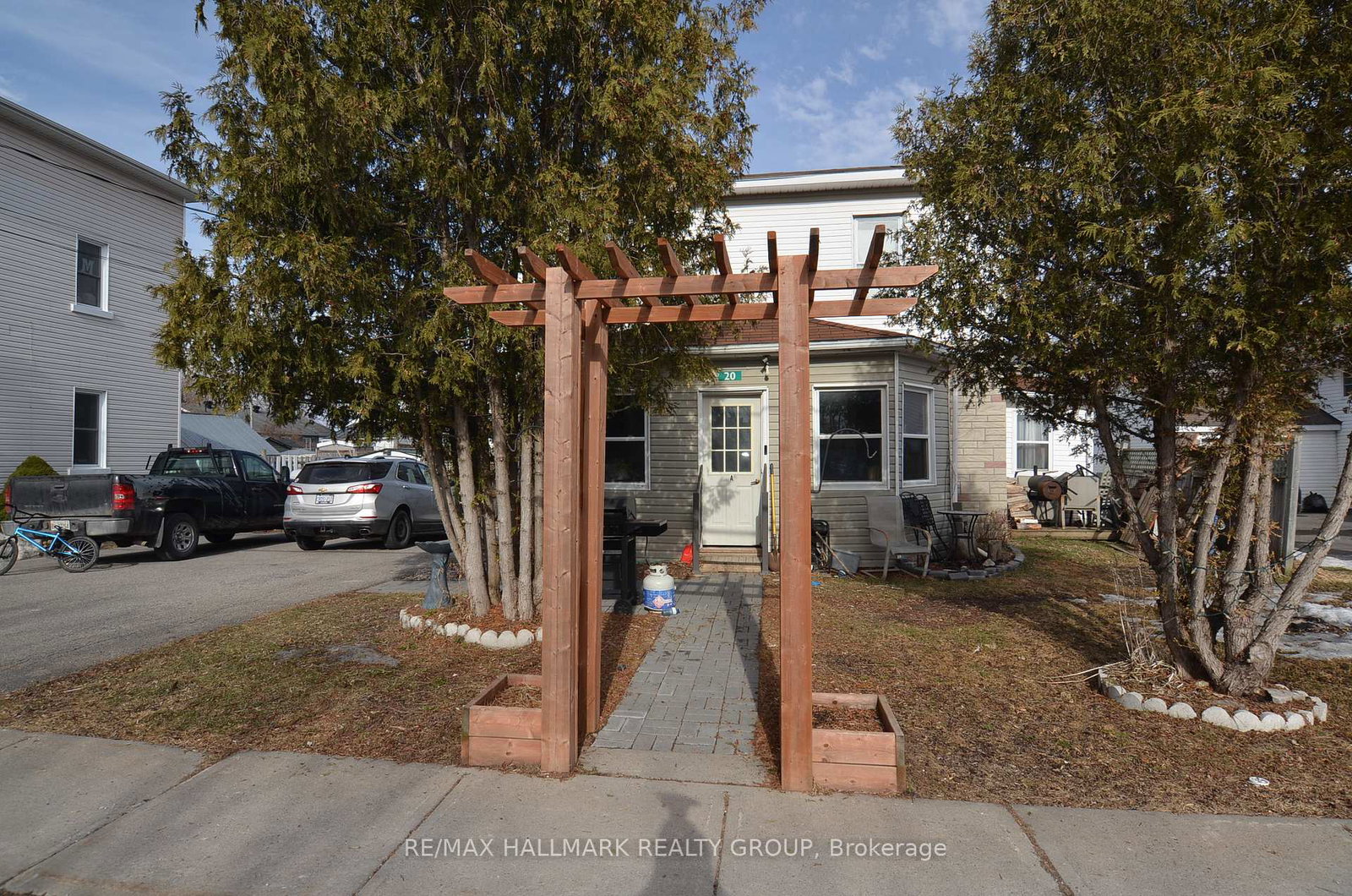 20-charles-street-north-stormont-ontario-x12284904