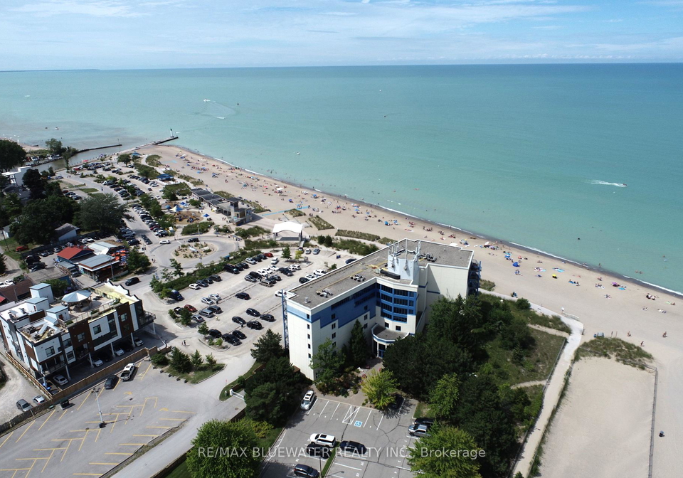 9-pine-street-lambton-shores-ontario-x12285094