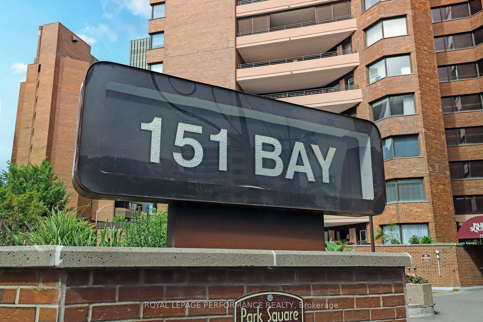 151-bay-street-ottawa-ontario-x12285318