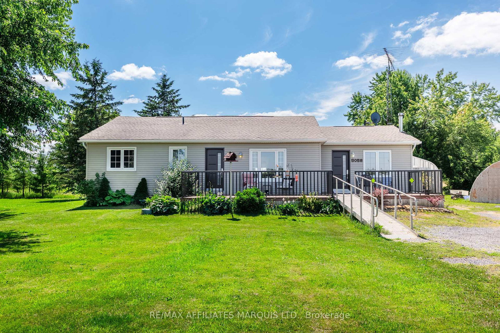 5058-johnson-road-south-glengarry-ontario-x12285353