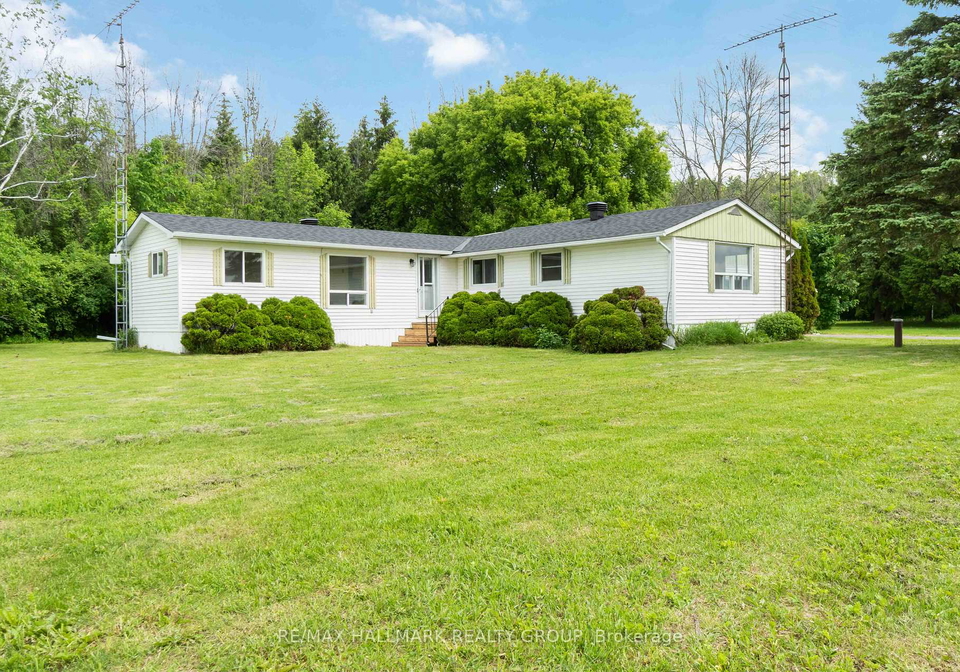 10913-stampville-road-south-dundas-ontario-x12285580