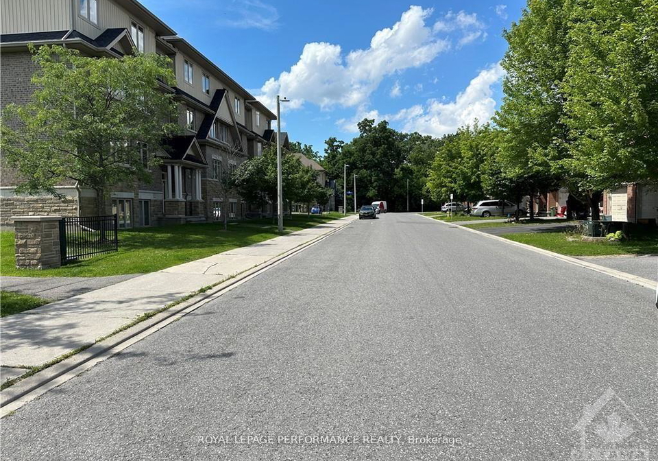 185-hornchurch-lane-ottawa-ontario-x12285799