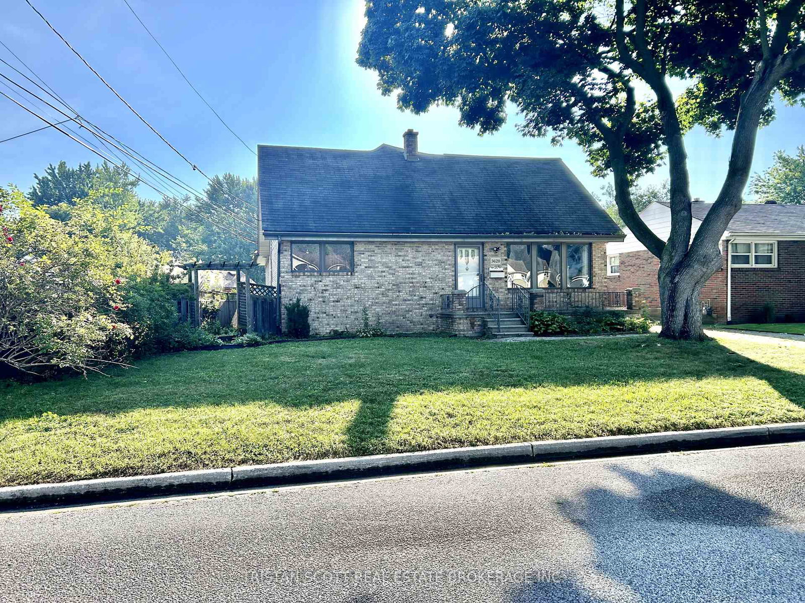 3620-dandurand-avenue-windsor-ontario-x12286000